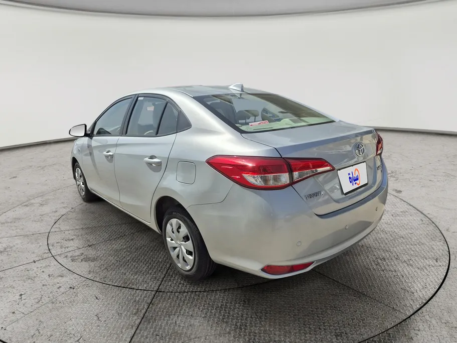 2022 Toyota Yaris  Y 