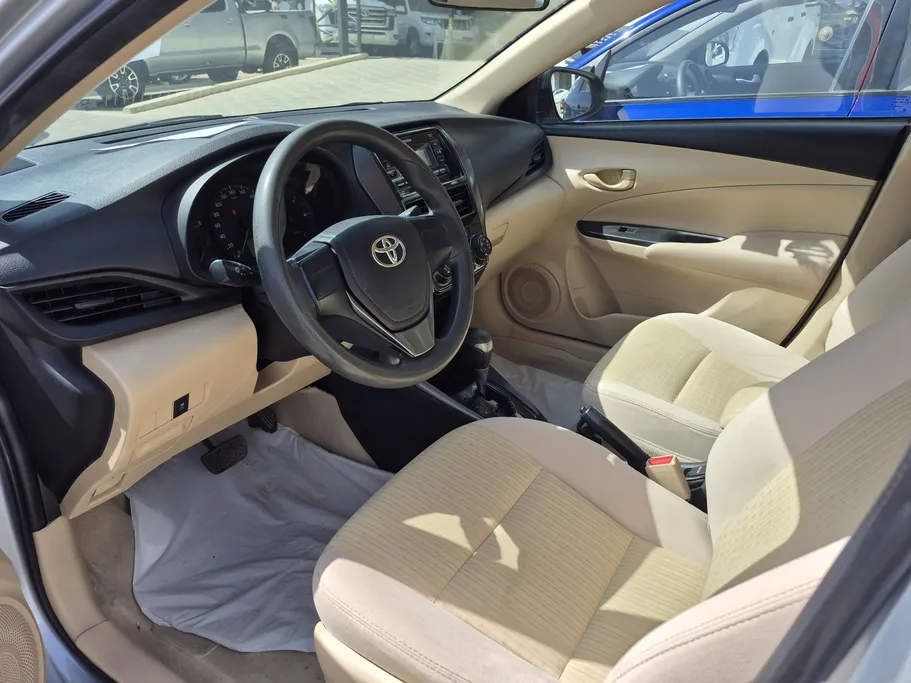 2022 Toyota Yaris  Y 