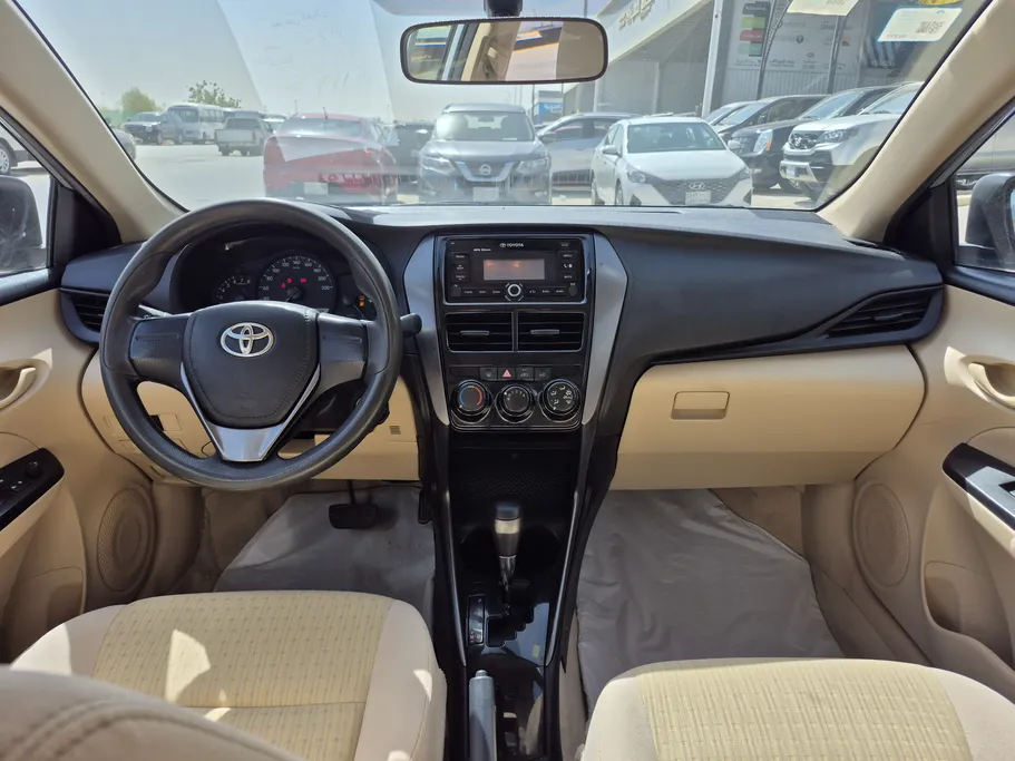 2022 Toyota Yaris  Y 