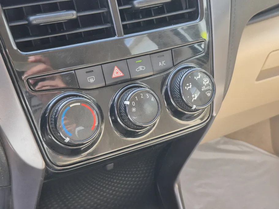 2022 Toyota Yaris  Y 