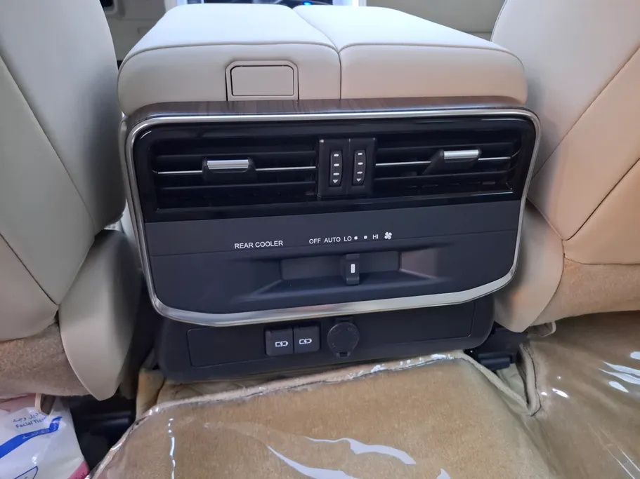 تويوتا لاندكروزر GXR 2025 