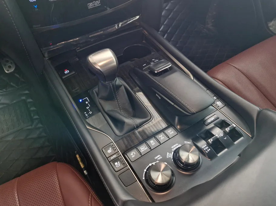 لكزس LX 570 S 2019 