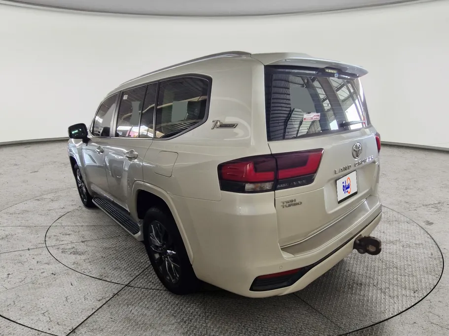 2022 Toyota Land Cruiser GXR3 