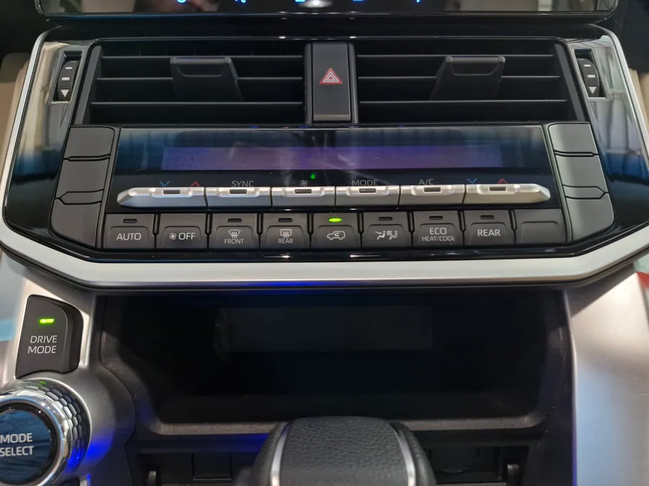 تويوتا لاندكروزر GXR3 2022 