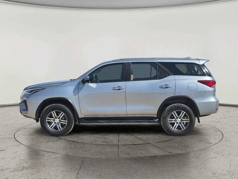 2023 Toyota Fortuner VX 