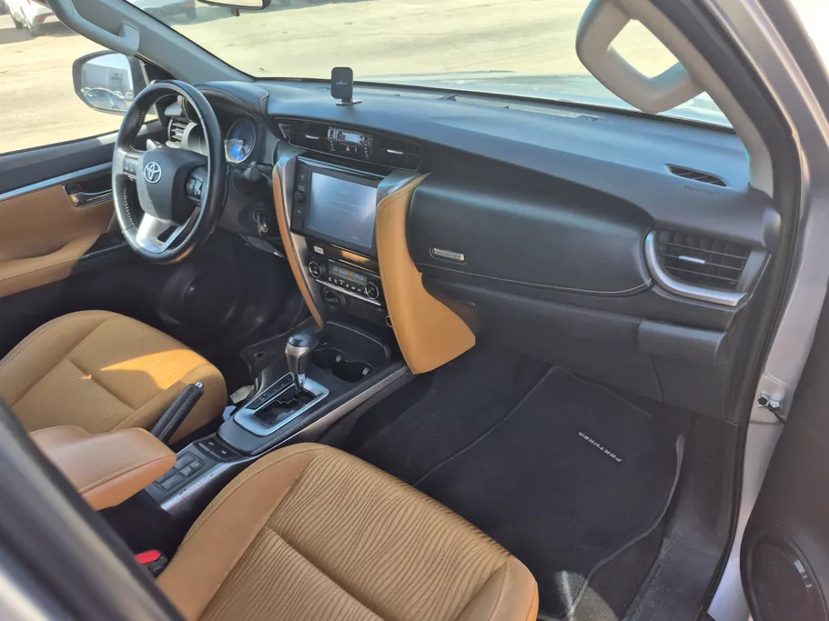 2023 Toyota Fortuner VX 