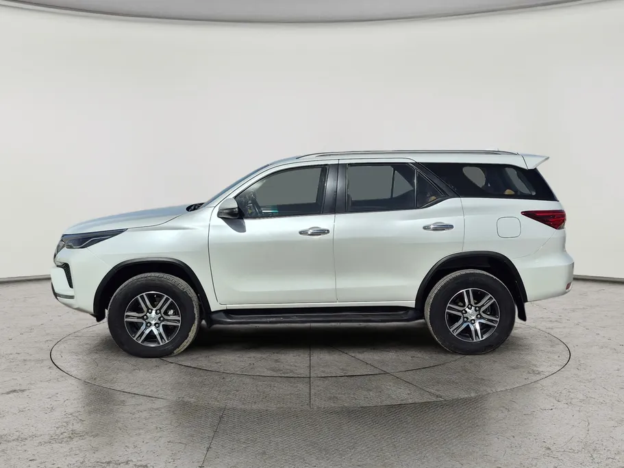 2023 Toyota Fortuner VX 