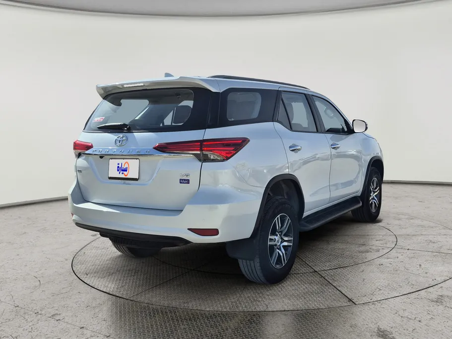 2023 Toyota Fortuner VX 