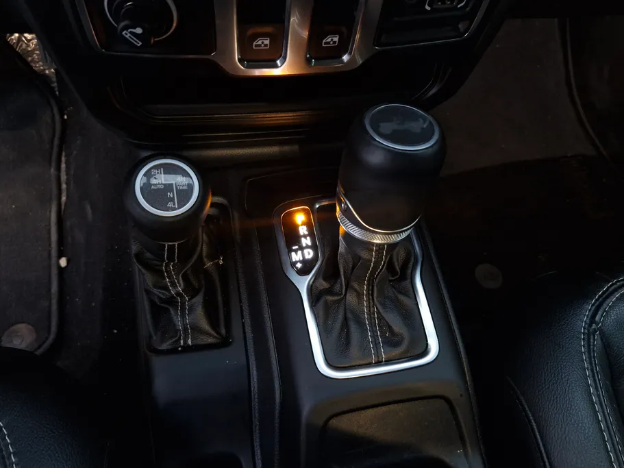 2022 Jeep Wrangler صحارى 
