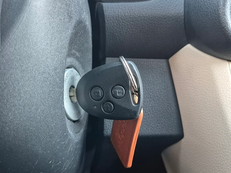 2023 Toyota Yaris  Y 