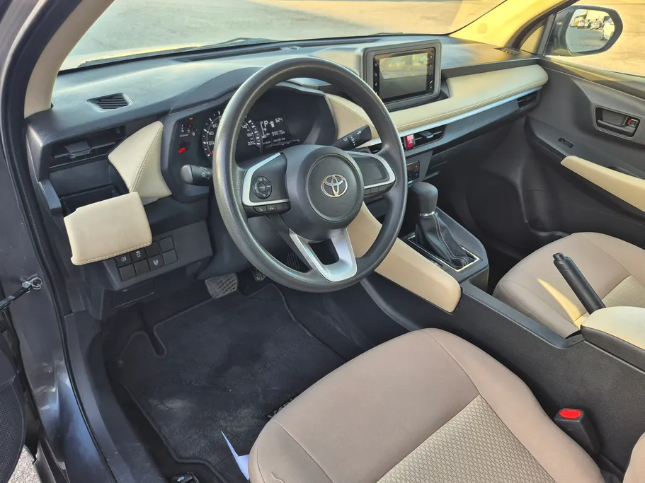 2023 Toyota Yaris  Y 