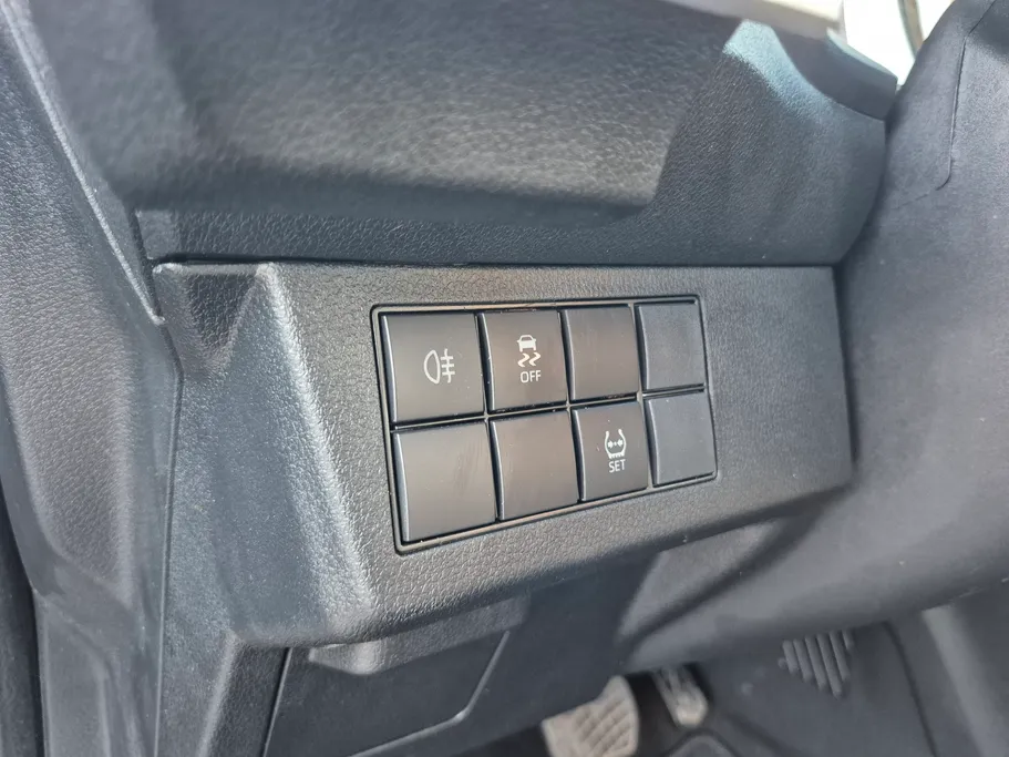 2023 Toyota Yaris  Y 
