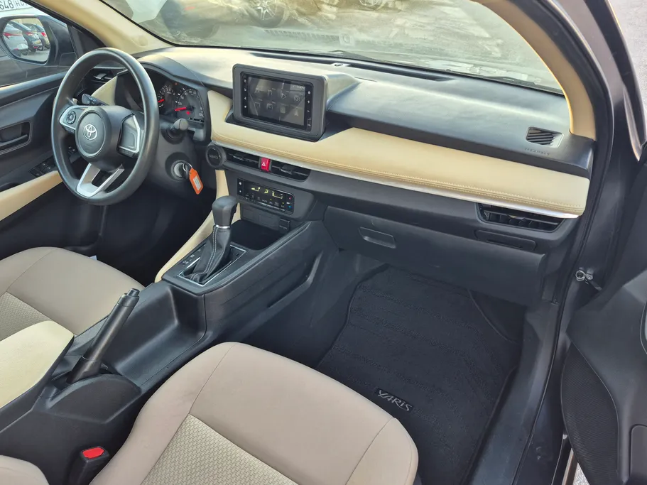 2023 Toyota Yaris  Y 