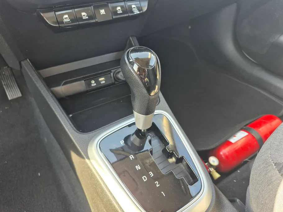2022 Kia Pegas LX 