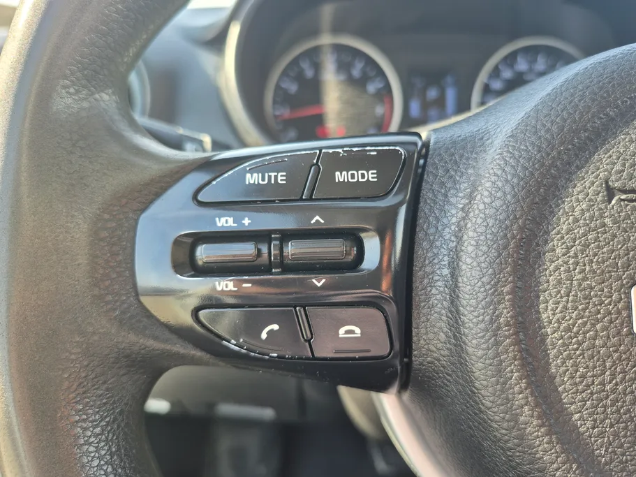 2022 Kia Pegas LX 