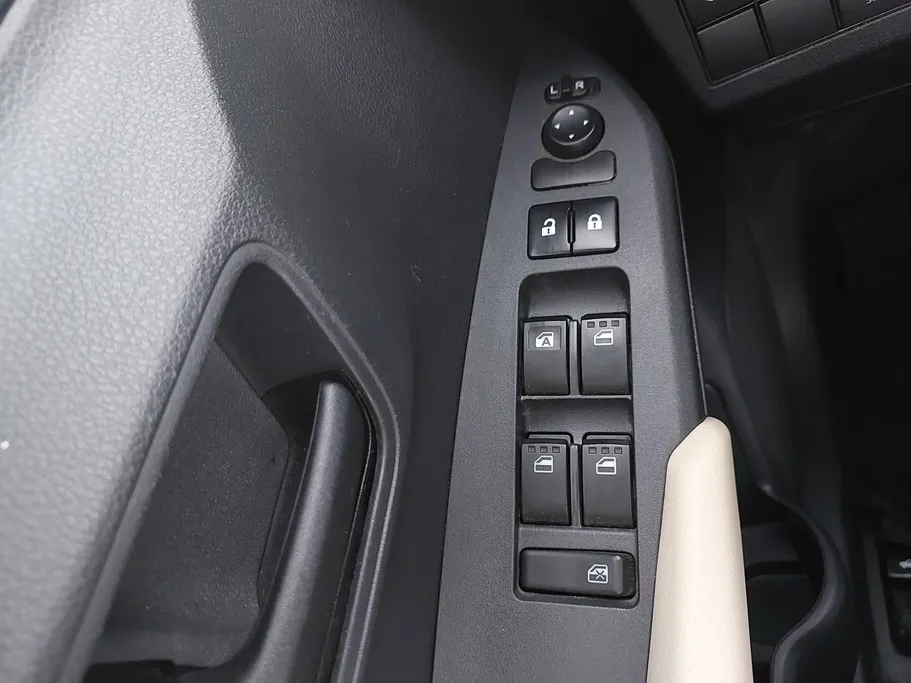 2023 Toyota Yaris  Y 