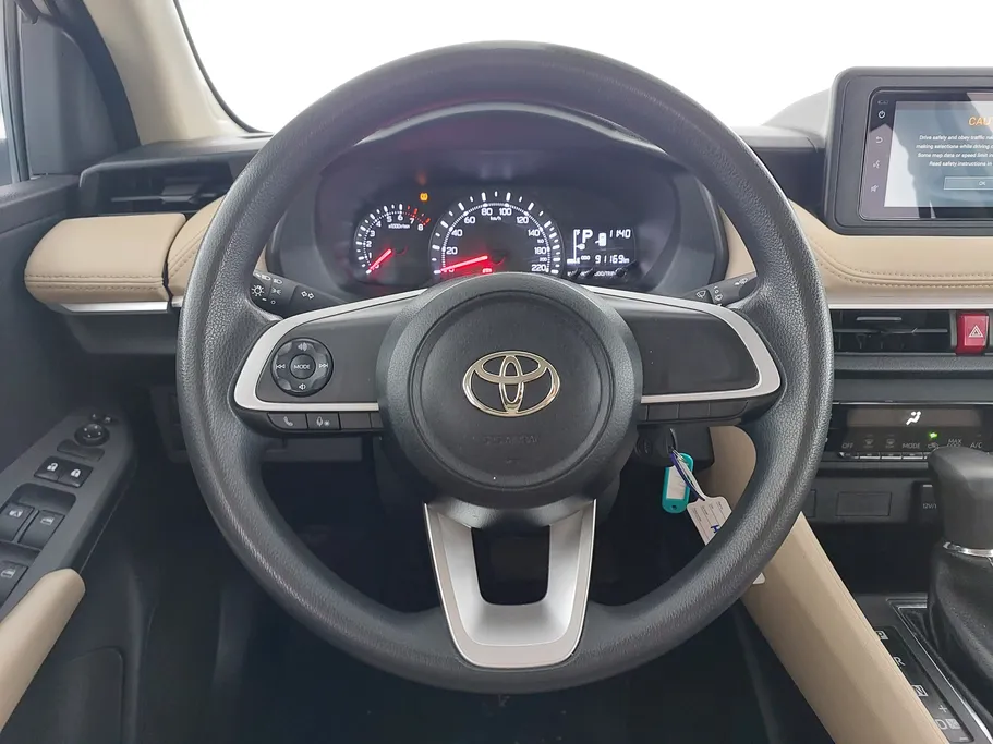 2023 Toyota Yaris  Y 