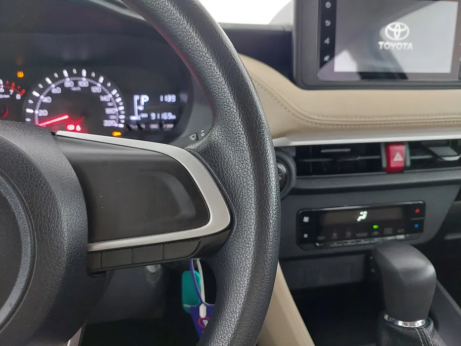 2023 Toyota Yaris  Y 