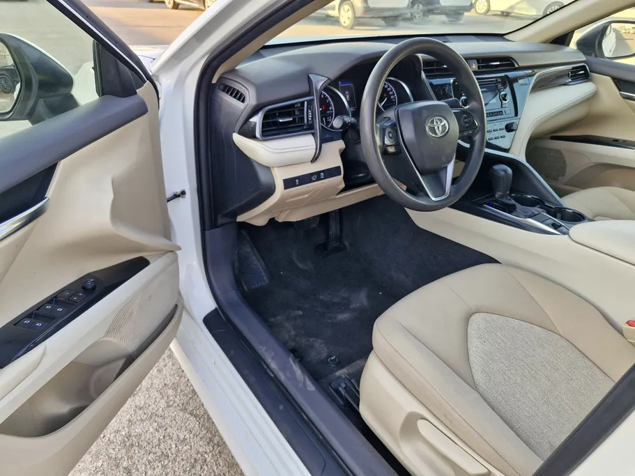 2020 Toyota Camry  LE 