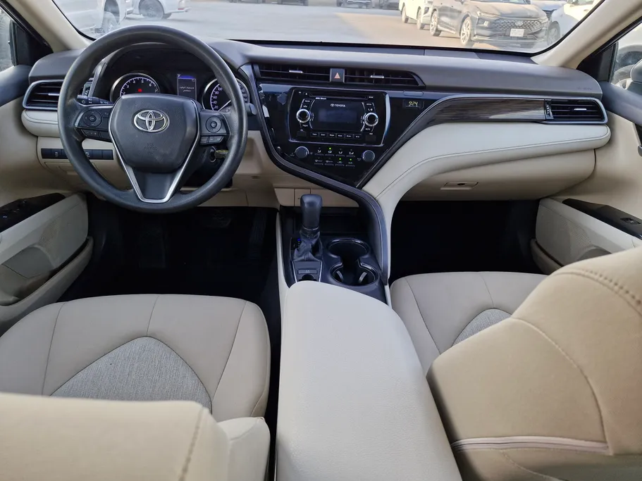 2020 Toyota Camry  LE 