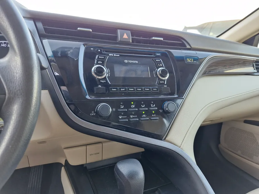 2020 Toyota Camry  LE 