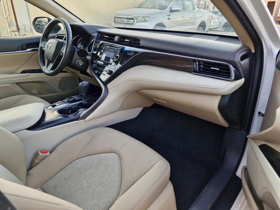 2020 Toyota Camry  LE 