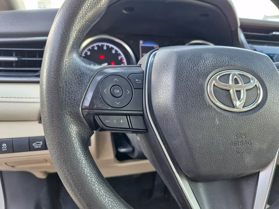 2020 Toyota Camry  LE 