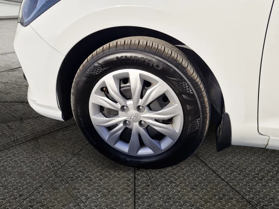 هيونداي اكسنت سمارت 2023