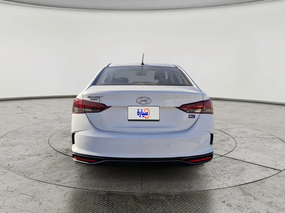 هيونداي اكسنت سمارت 2023