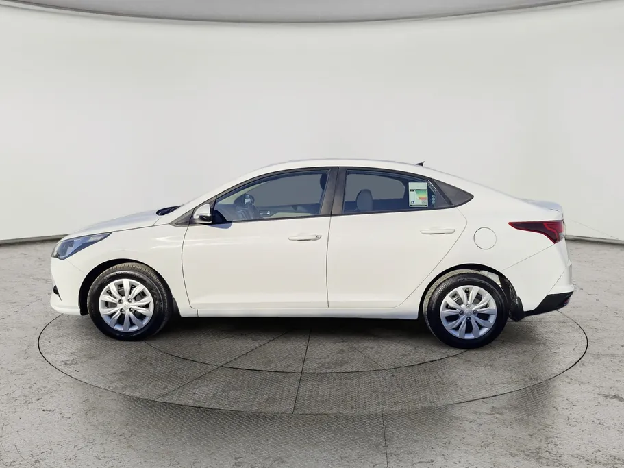 هيونداي اكسنت سمارت 2023