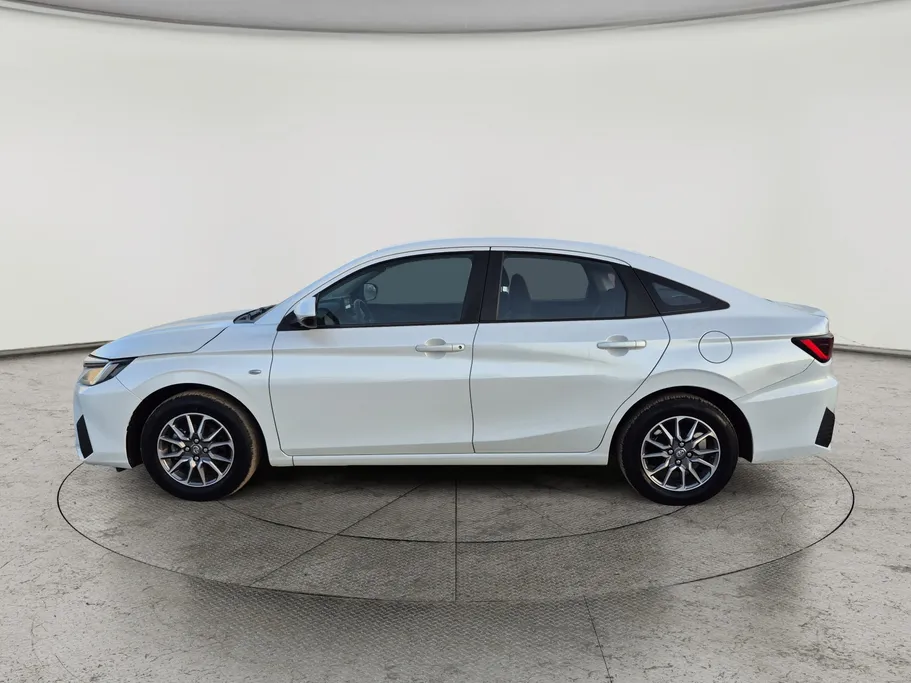 2024 Toyota Yaris  Y 
