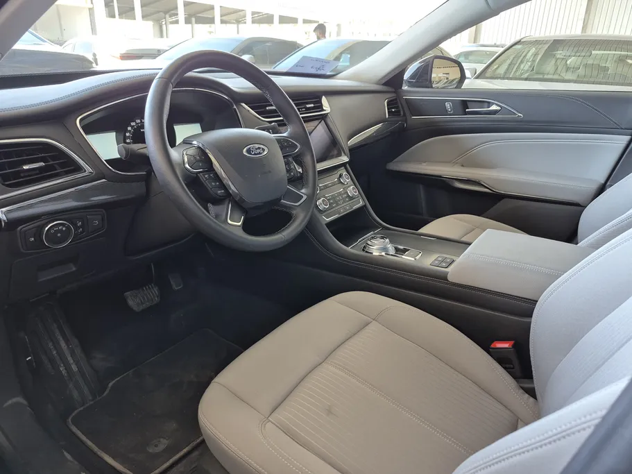 2022 Ford Taurus Ambiente 
