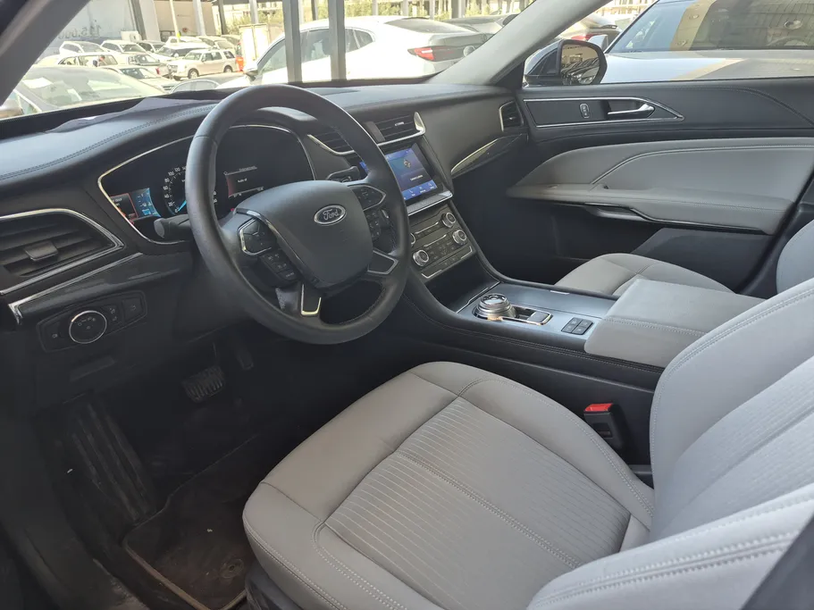 2022 Ford Taurus Ambiente 