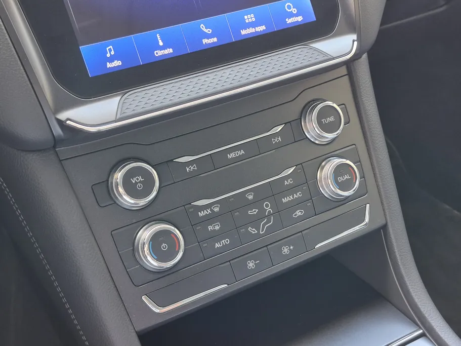 2022 Ford Taurus Ambiente 