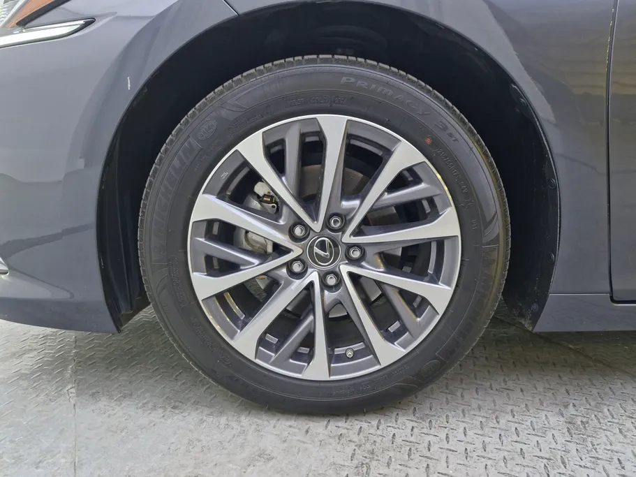 2024 Lexus ES 300 H