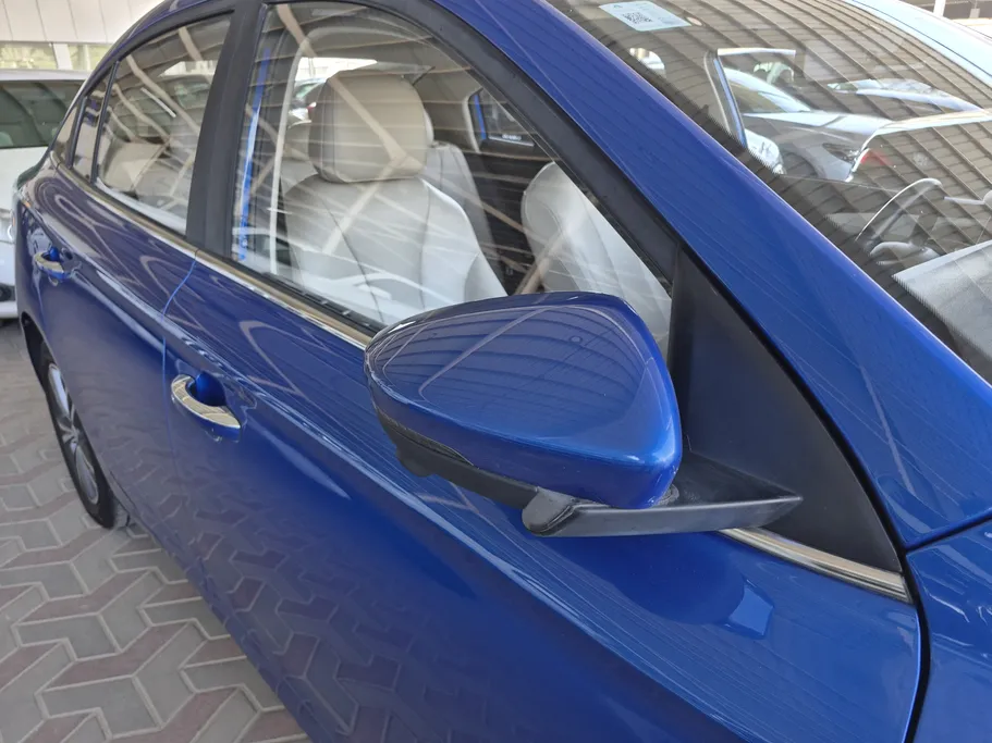 ام جي 5 LUX 2022 
