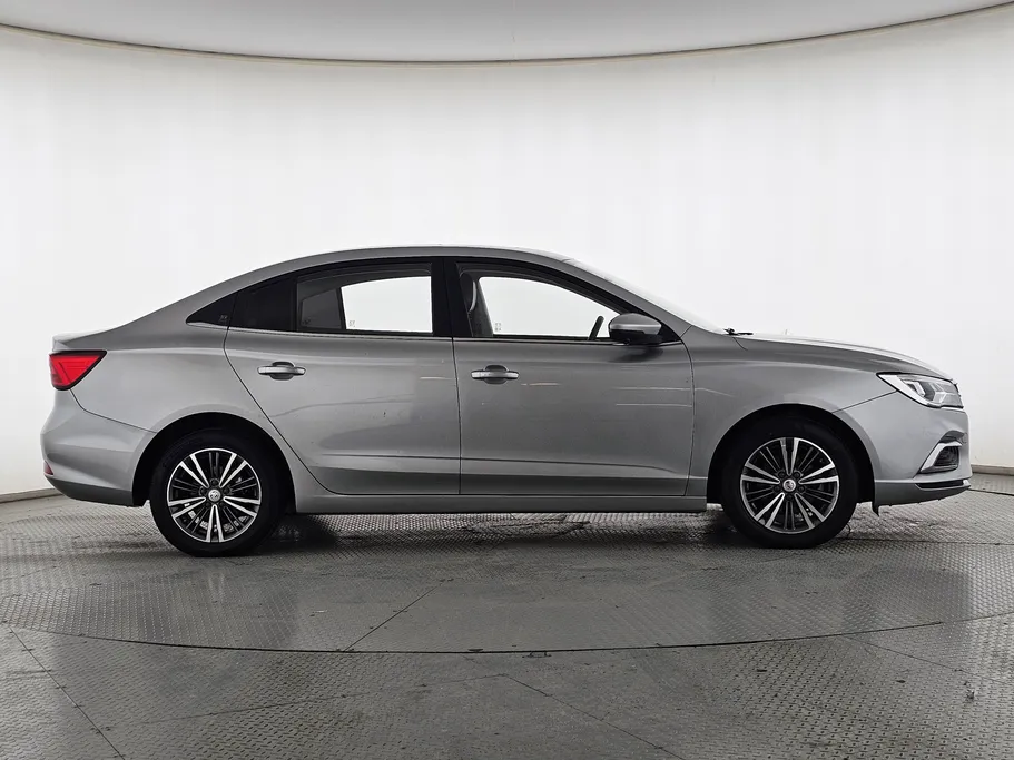 2022 MG 5 LUX 