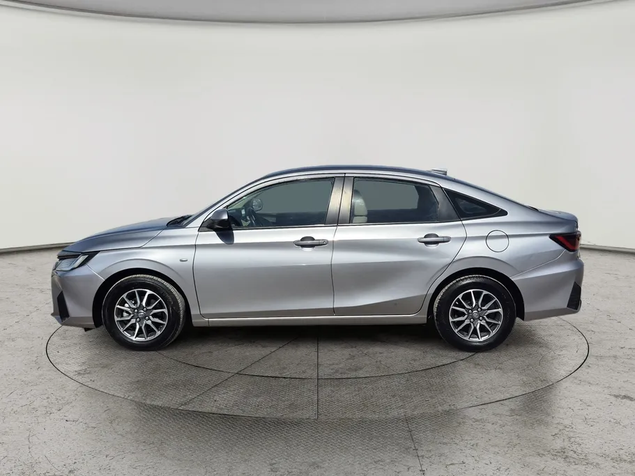 2023 Toyota Yaris  Y 