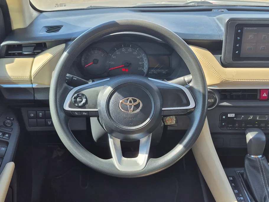 2023 Toyota Yaris  Y 