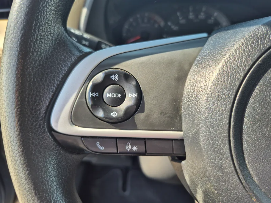 2023 Toyota Yaris  Y 