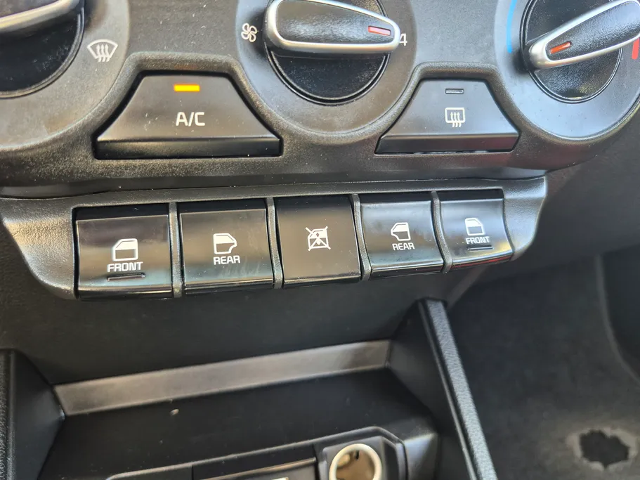 2023 Kia Pegas LX 