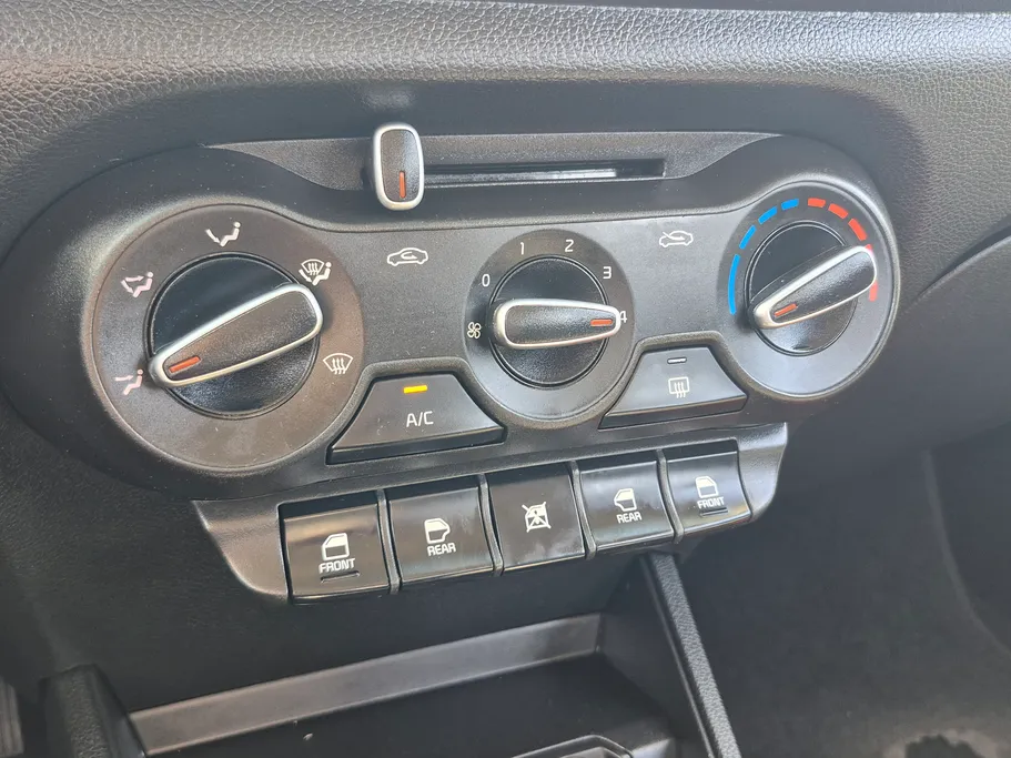 2023 Kia Pegas LX 