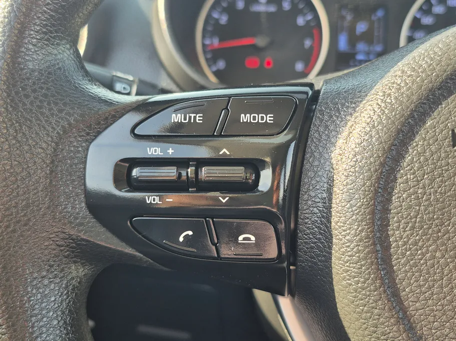 2023 Kia Pegas LX 