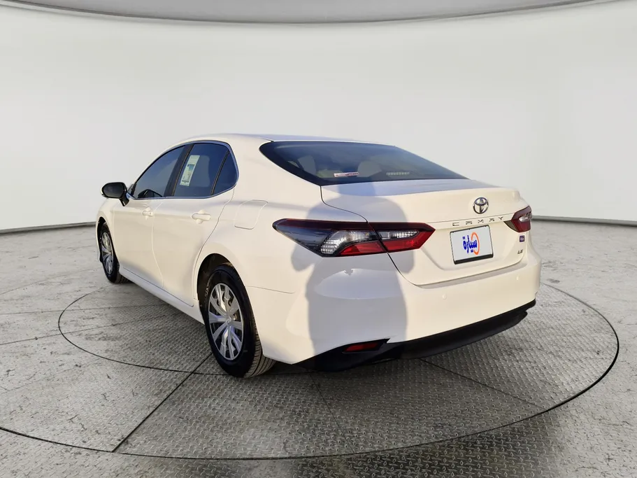 تويوتا كامري LE 2022