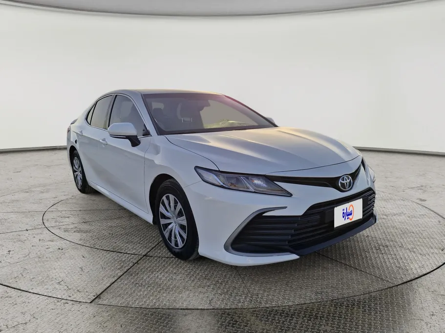 تويوتا كامري LE 2022