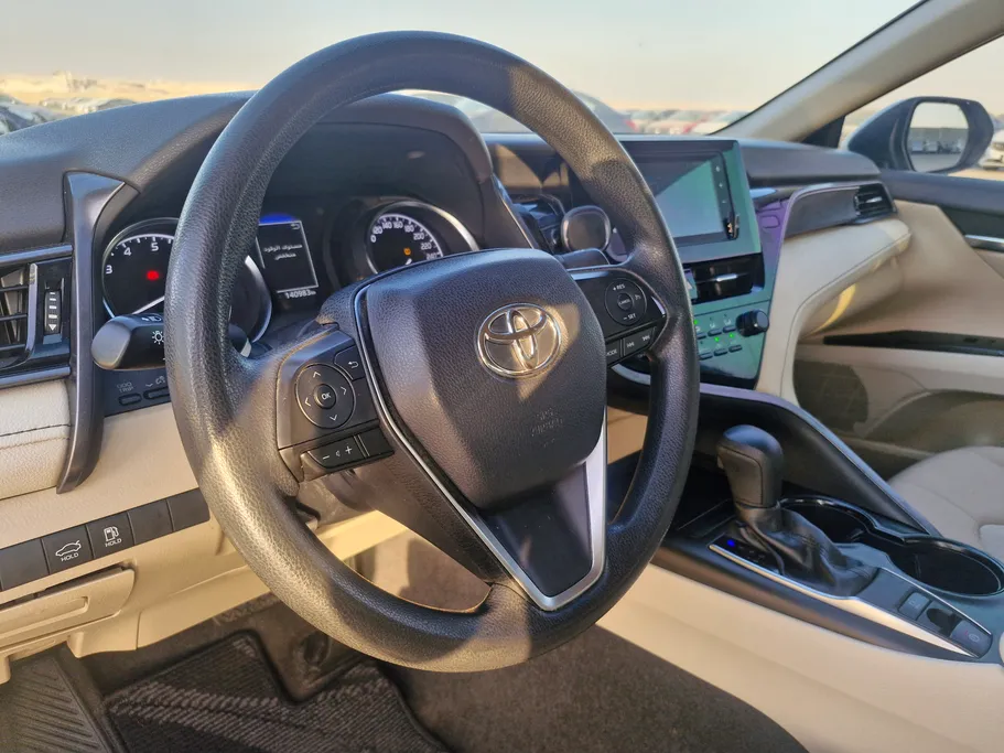 2022 Toyota Camry  LE 