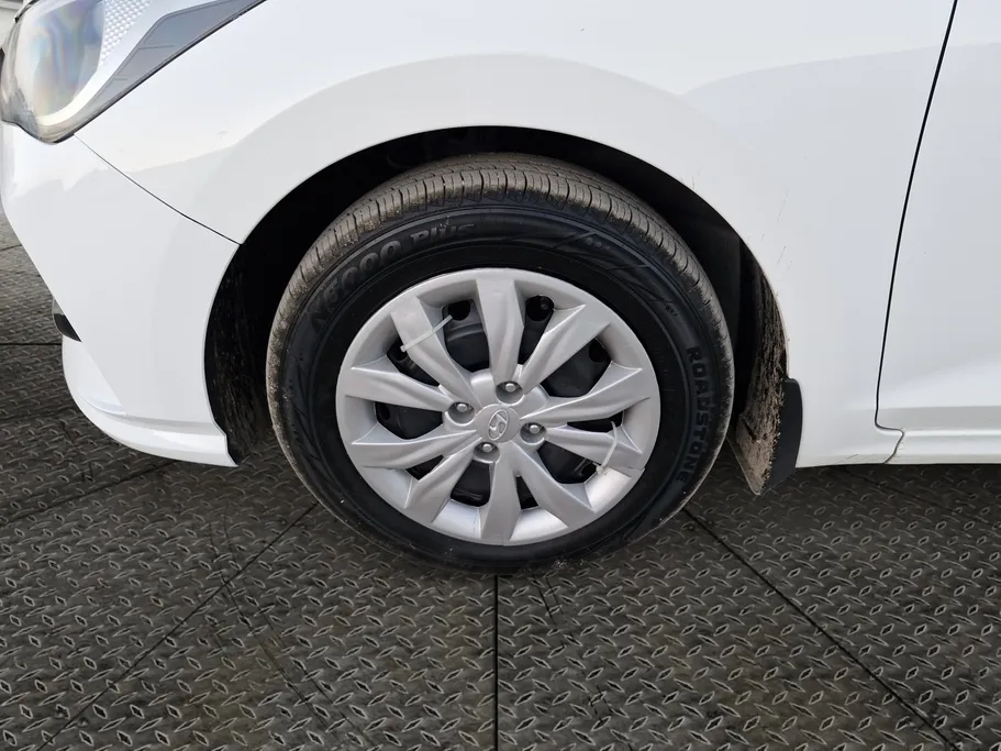 هيونداي اكسنت سمارت 2023 