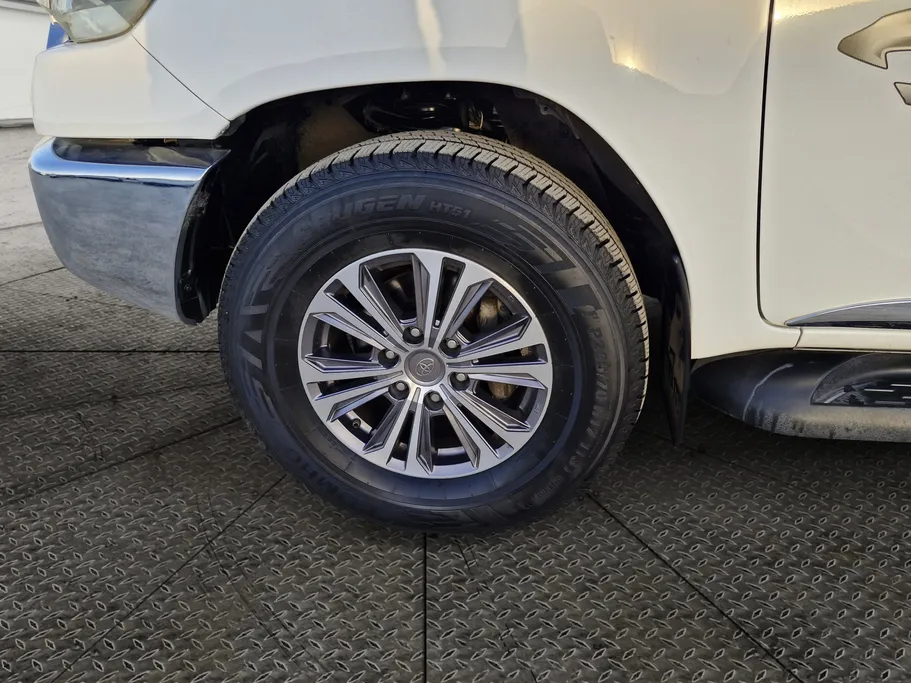2023 Toyota Hilux SGLX