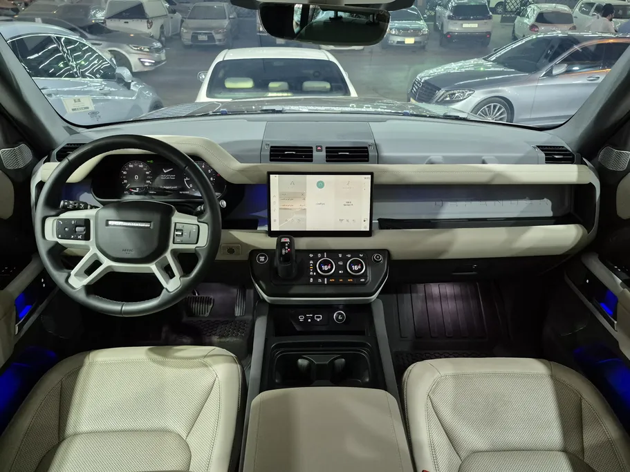 2023 Range Rover Defender P400