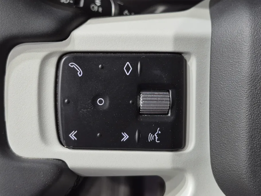 2023 Range Rover Defender P400